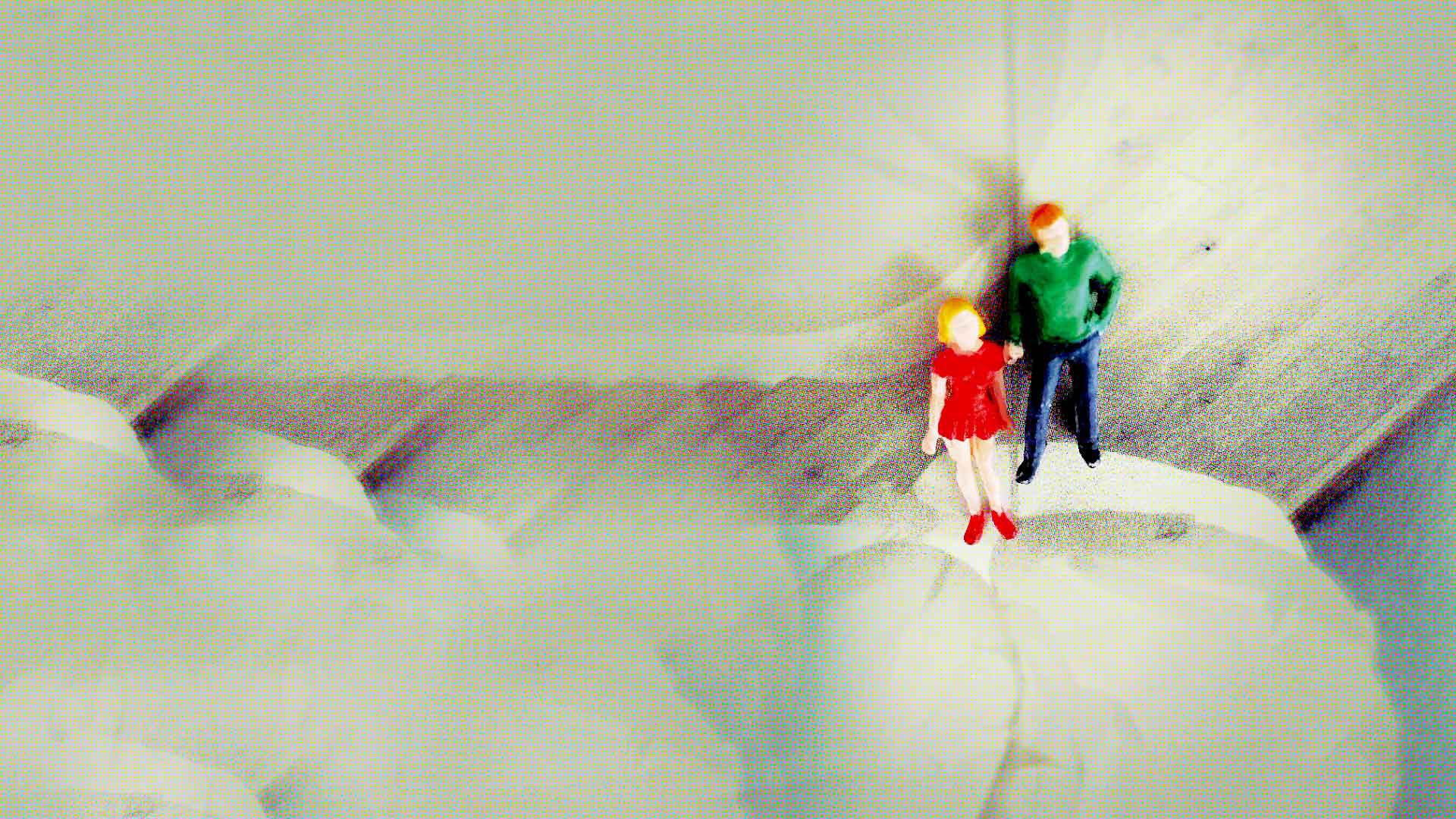 Zwei bunte Modellfiguren stehen Hand in Hand auf einer grauen Fläche, umgeben von weissen, wolkenartigen Formen in einer abstrahierten Interior-Szene.